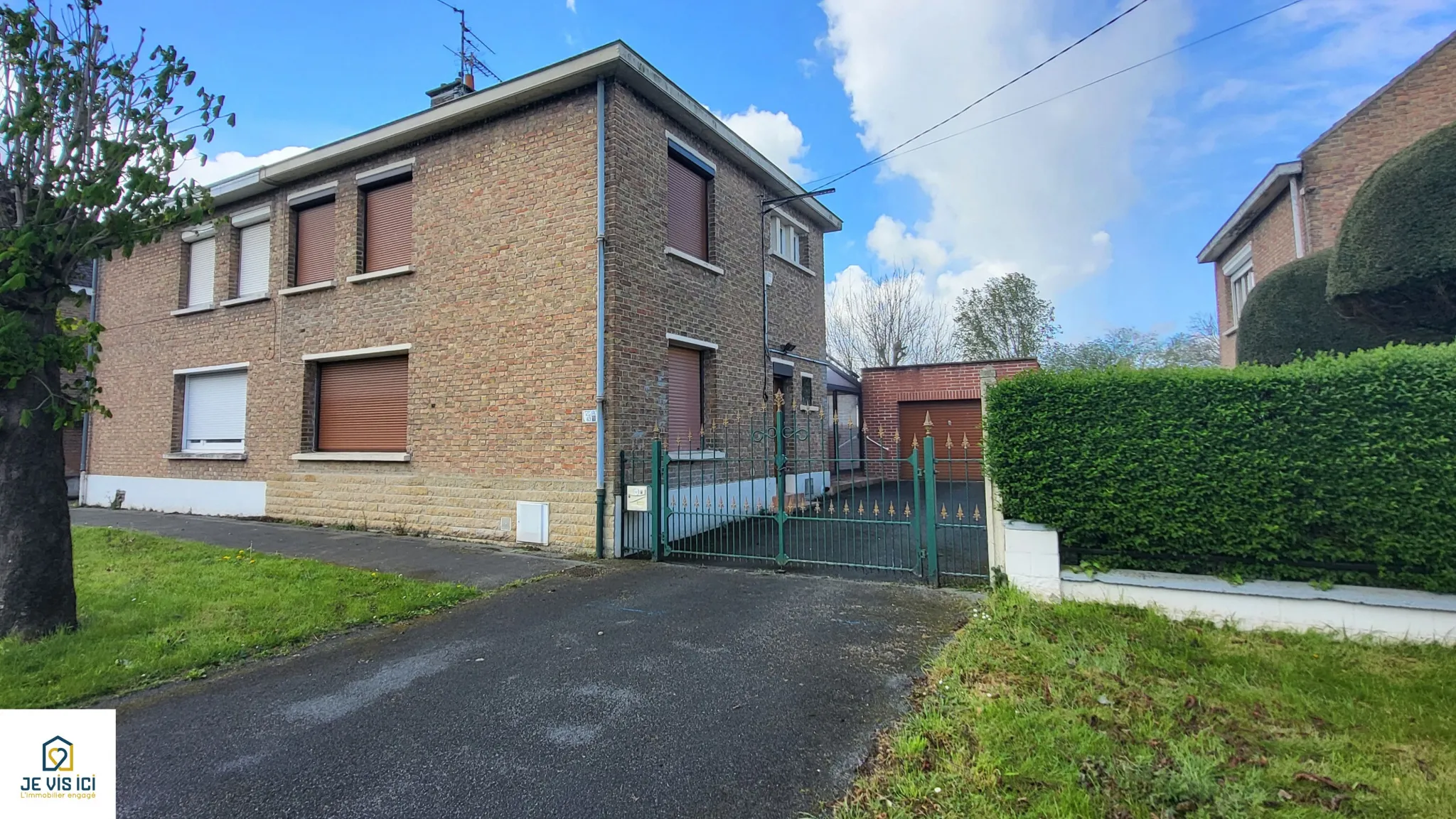 Maison Familiale Semi- Individuelle à Salomé à Vendre 