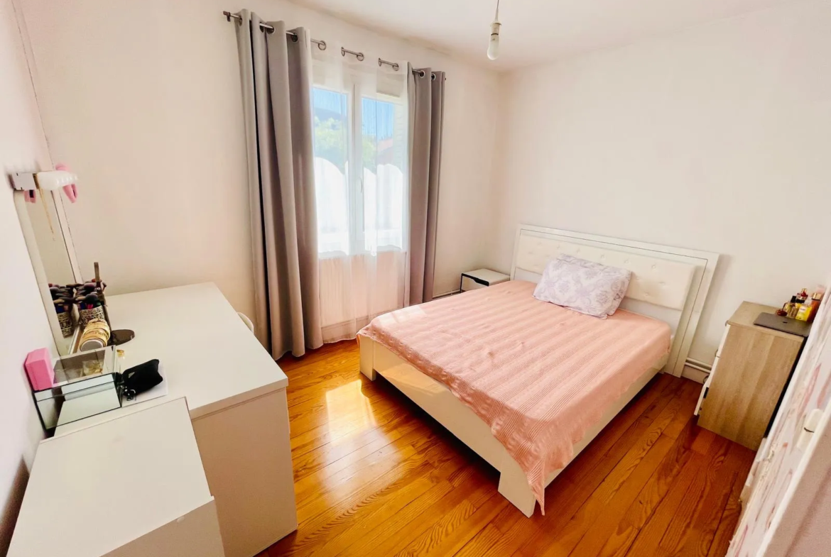 À vendre : Appartement T5 rénové à Grenoble - 79 m² 