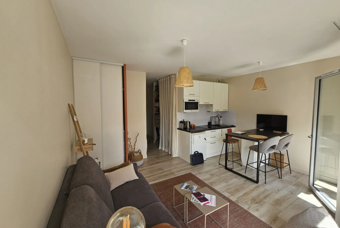 Charmant studio lumineux à La Rochelle à vendre 