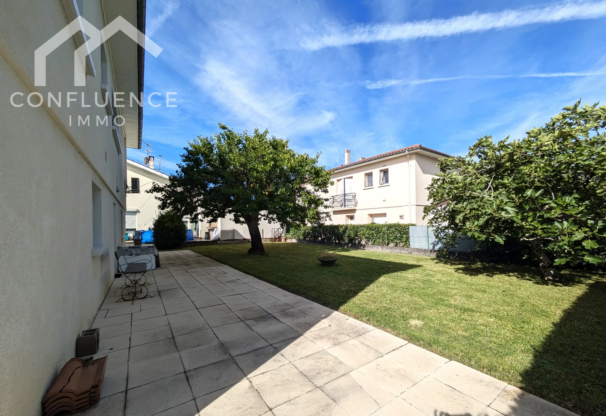 Maison familiale sur deux niveaux à Villeneuve sur Lot 