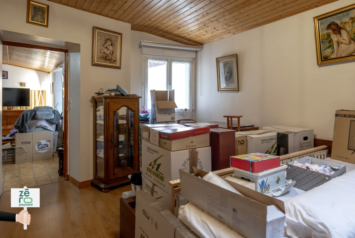 Maison à Sainte-Radégonde-des-Noyers - 3 Chambres et Jardin Arboré 