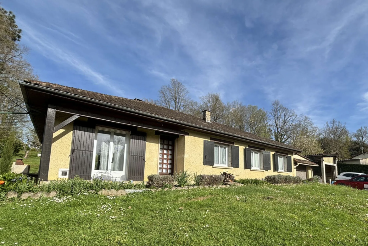 Maison de plain-pied avec 4 chambres à Sanilhac 