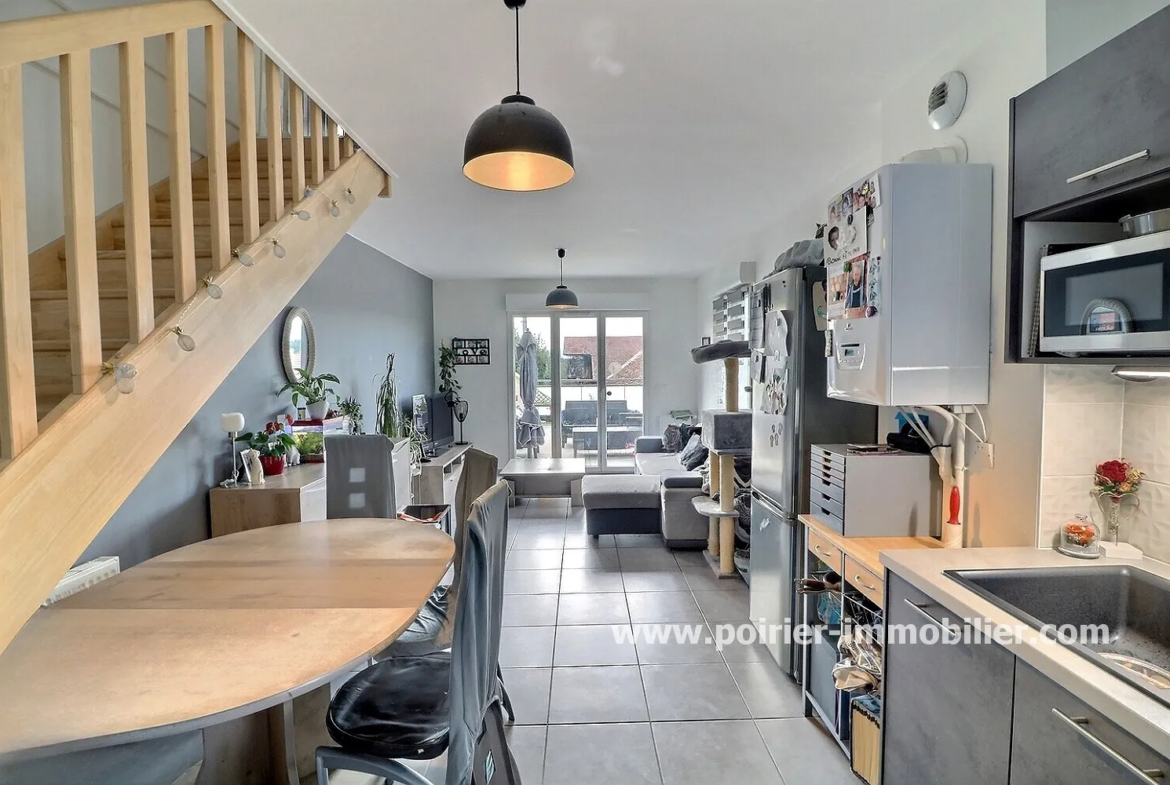 À vendre : Appartement T3 en duplex avec terrasse à Cranves Sales 