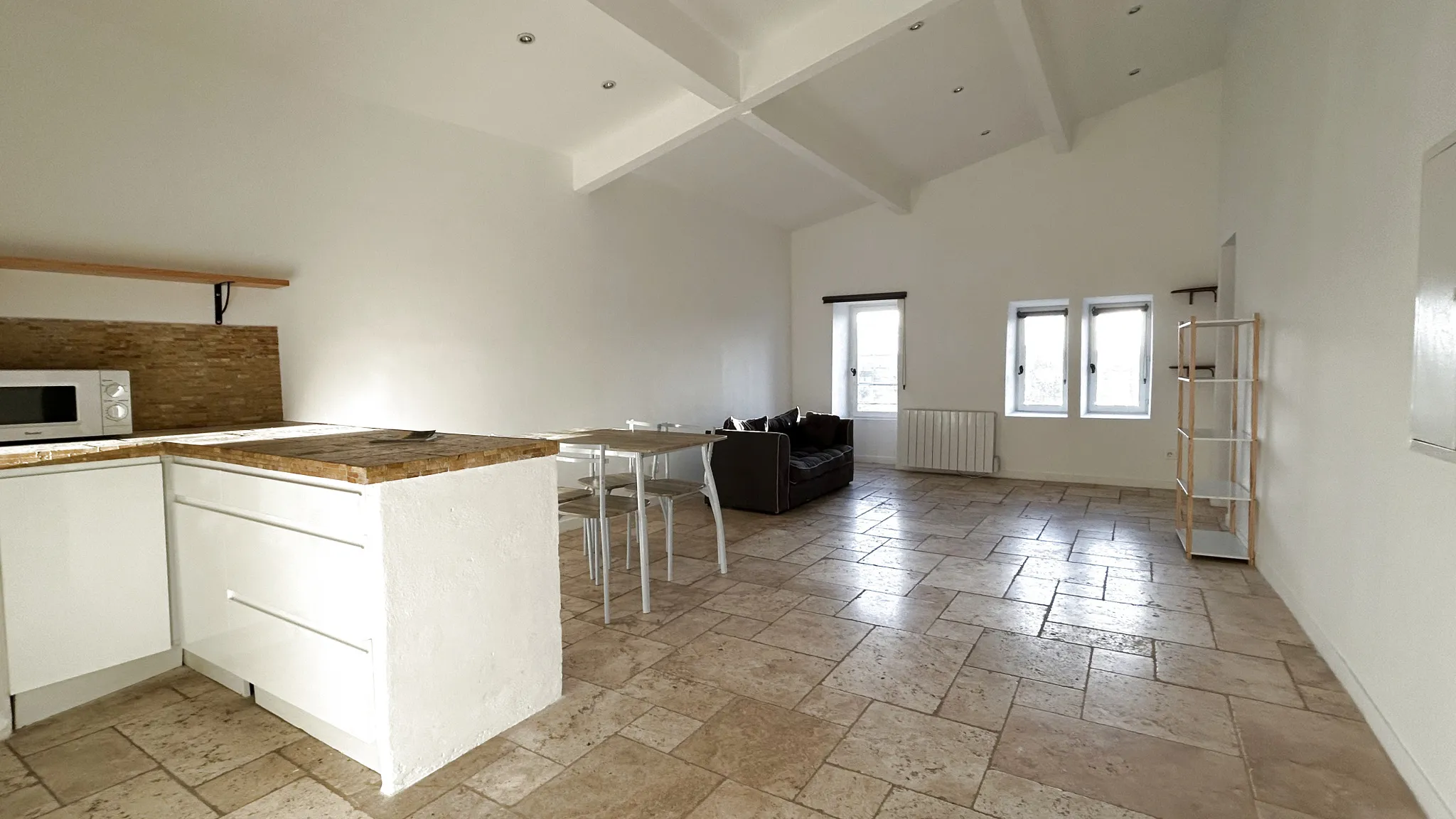 Vente superbe appartement T3 à Sommieres avec vue panoramique 