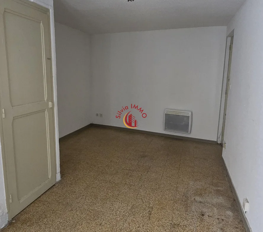 À Vendre : Maison de Village avec Terrasse à Estagel 