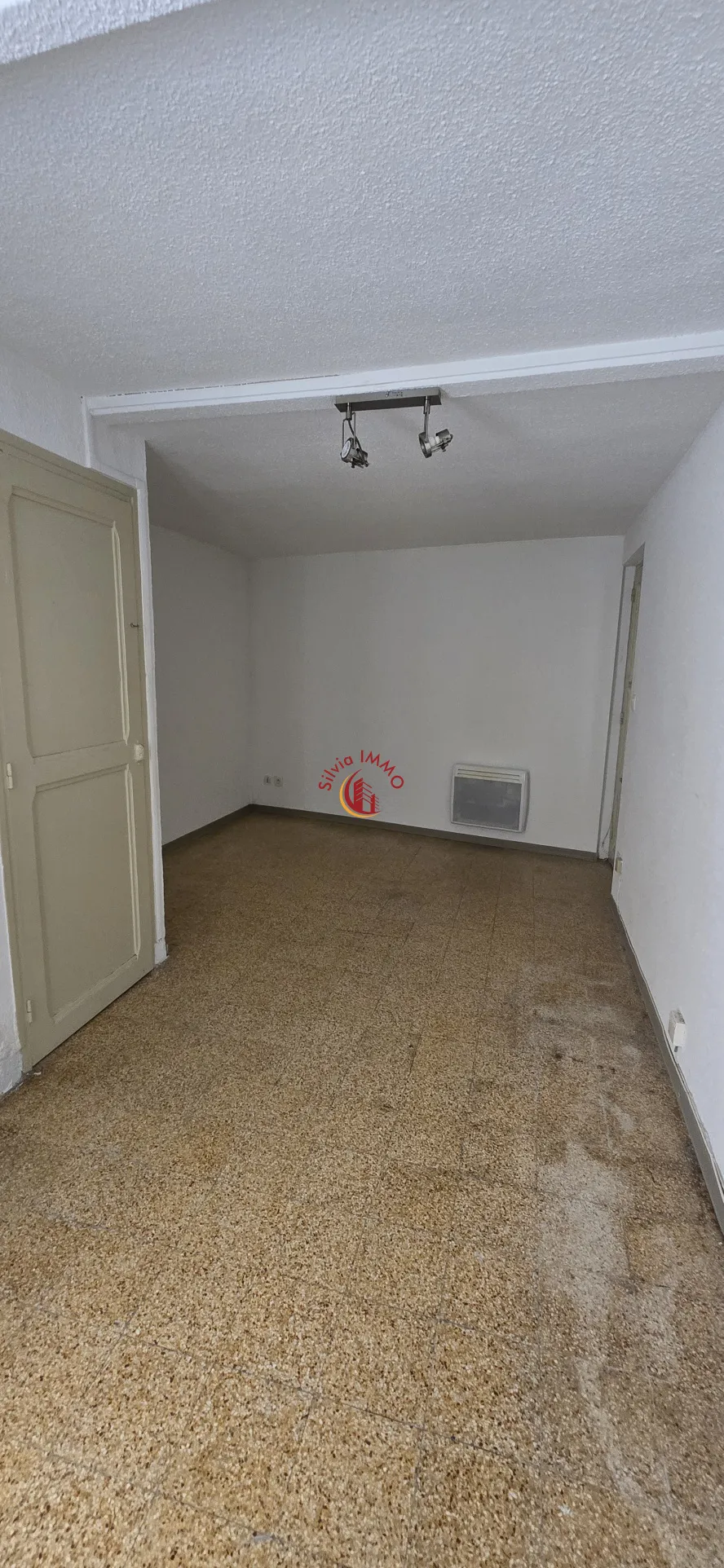 À Vendre : Maison de Village avec Terrasse à Estagel 