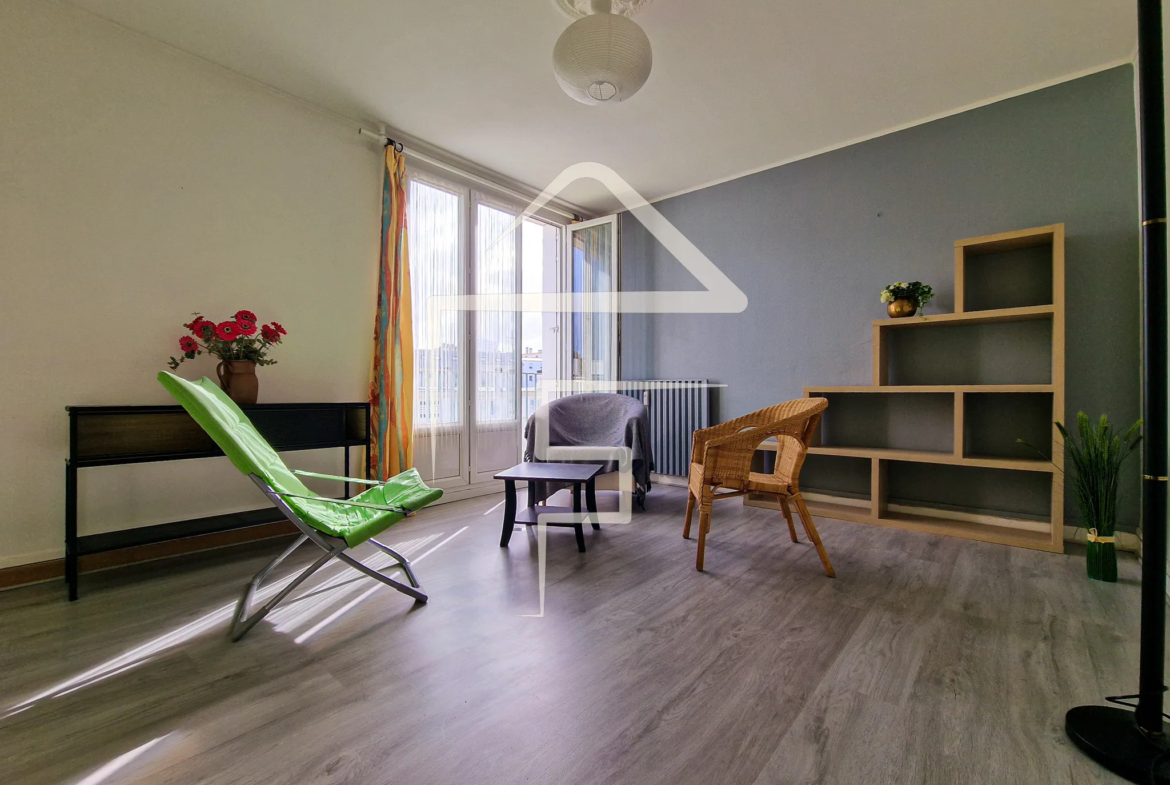 Appartement T3 lumineux de 56m² à Nantes - Dernier étage 