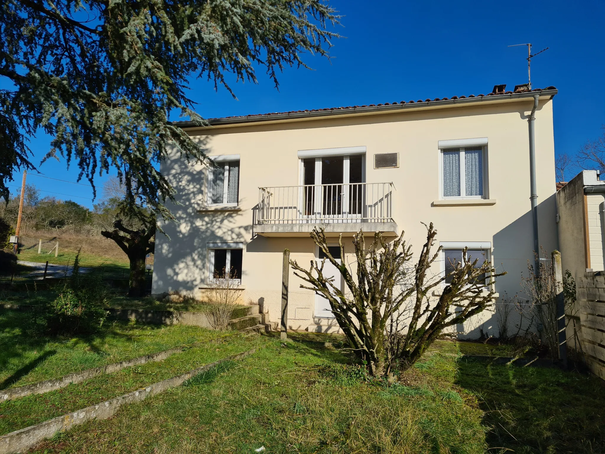 Maison des années 50 à vendre à Castres - 3 chambres et jardin 