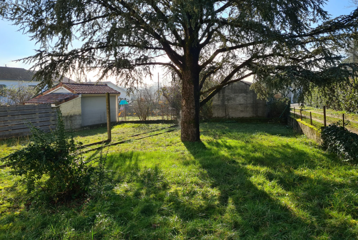 Maison des années 50 à vendre à Castres - 3 chambres et jardin 