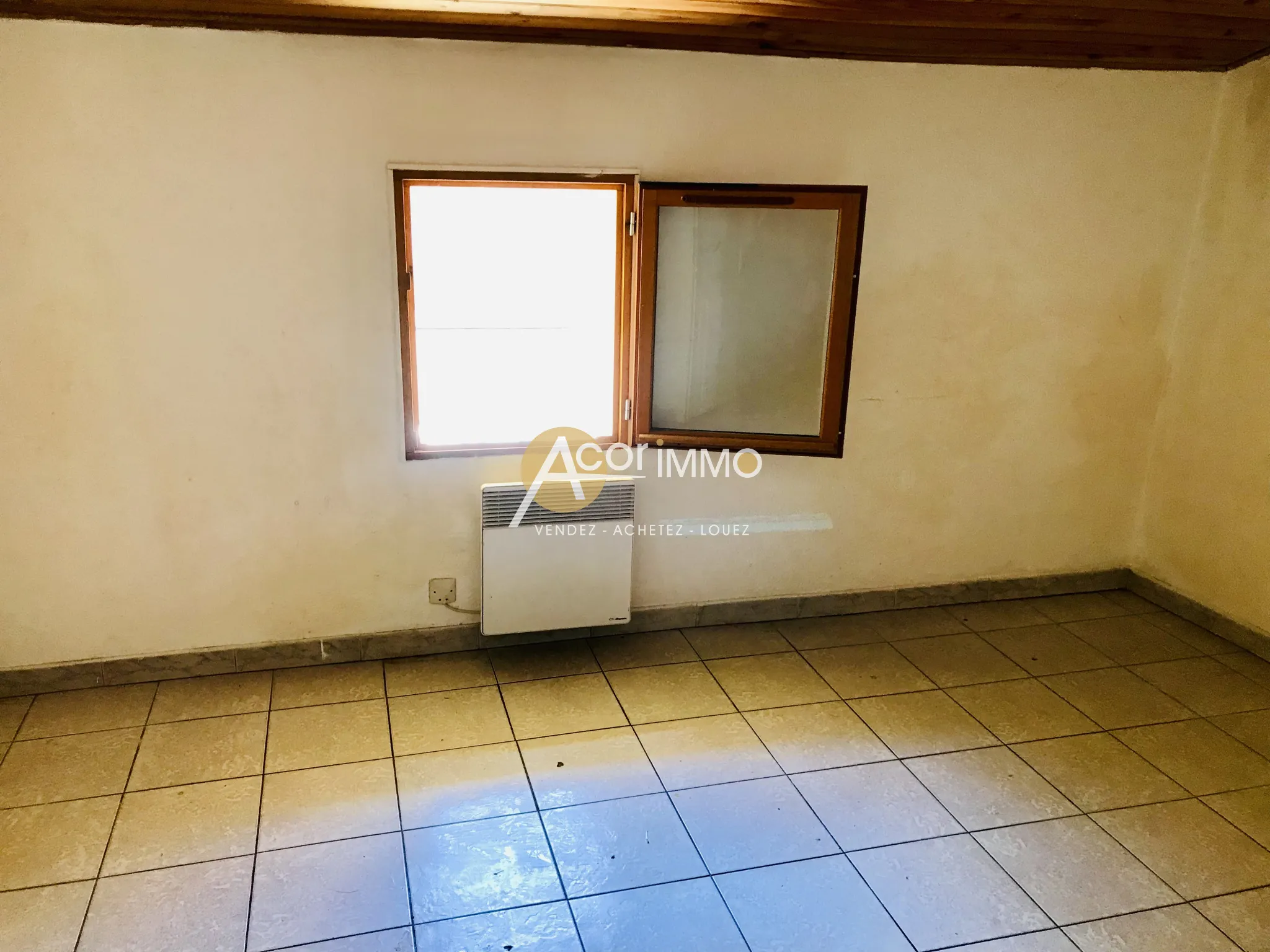 Appartement lumineux 53 m² au cœur du Beausset à rénover 