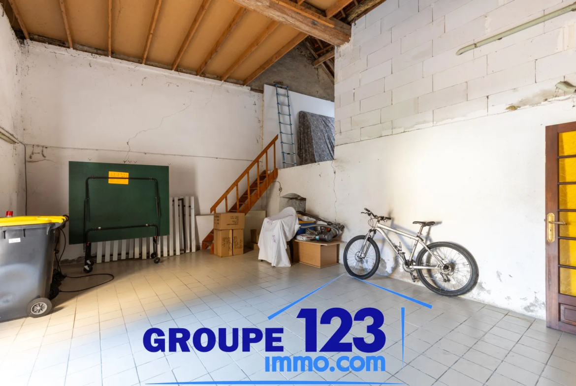 Maison à vendre à Auxerre - 126 m² avec 3 chambres et garage 