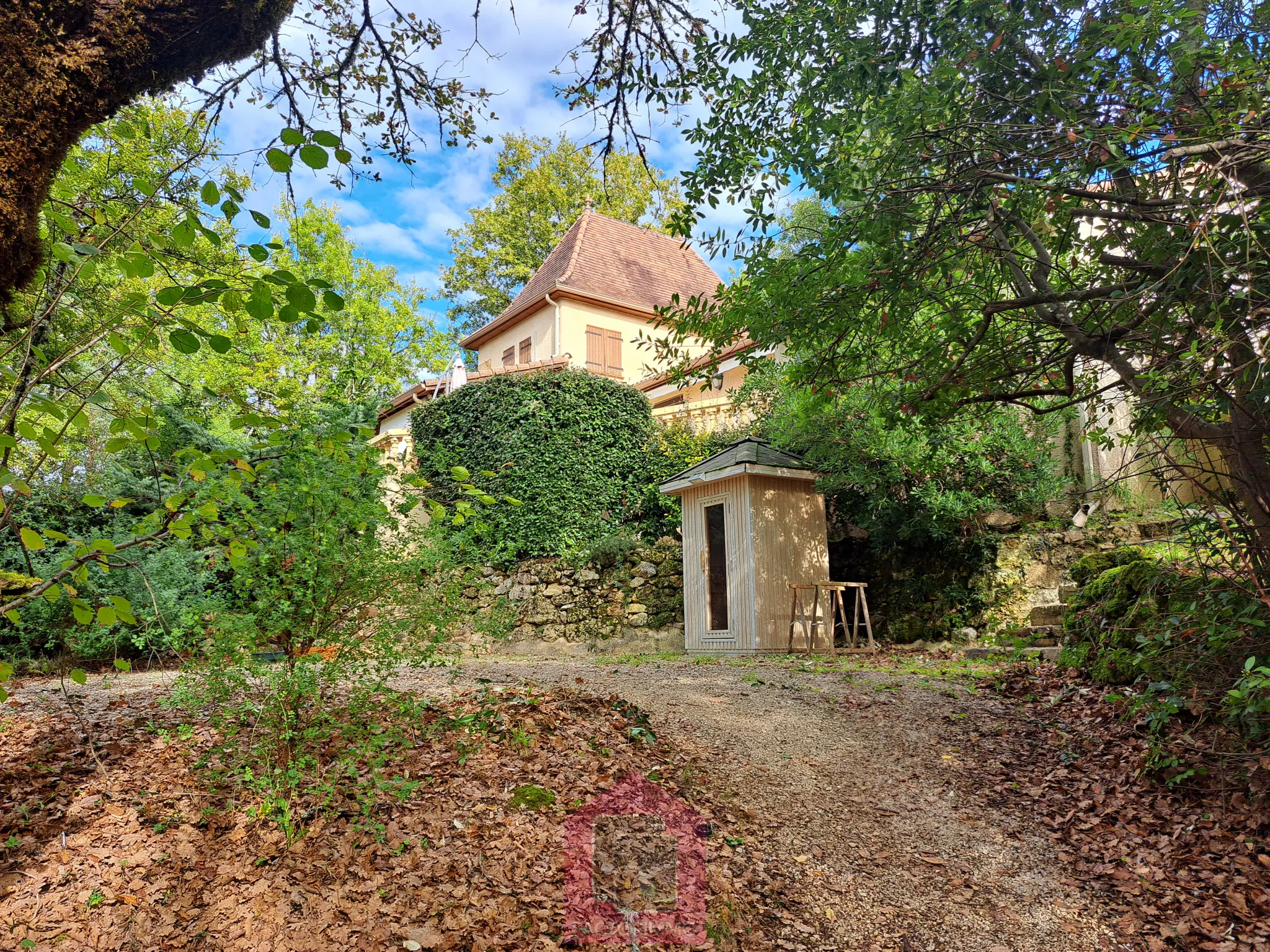 Belle maison de 130 m² à Prayssac avec 4 chambres et sauna 