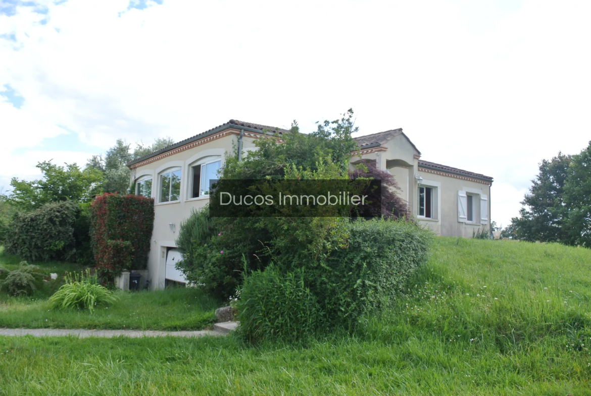 Maison avec un hangar de 100 m2 à Miramont de Guyenne 