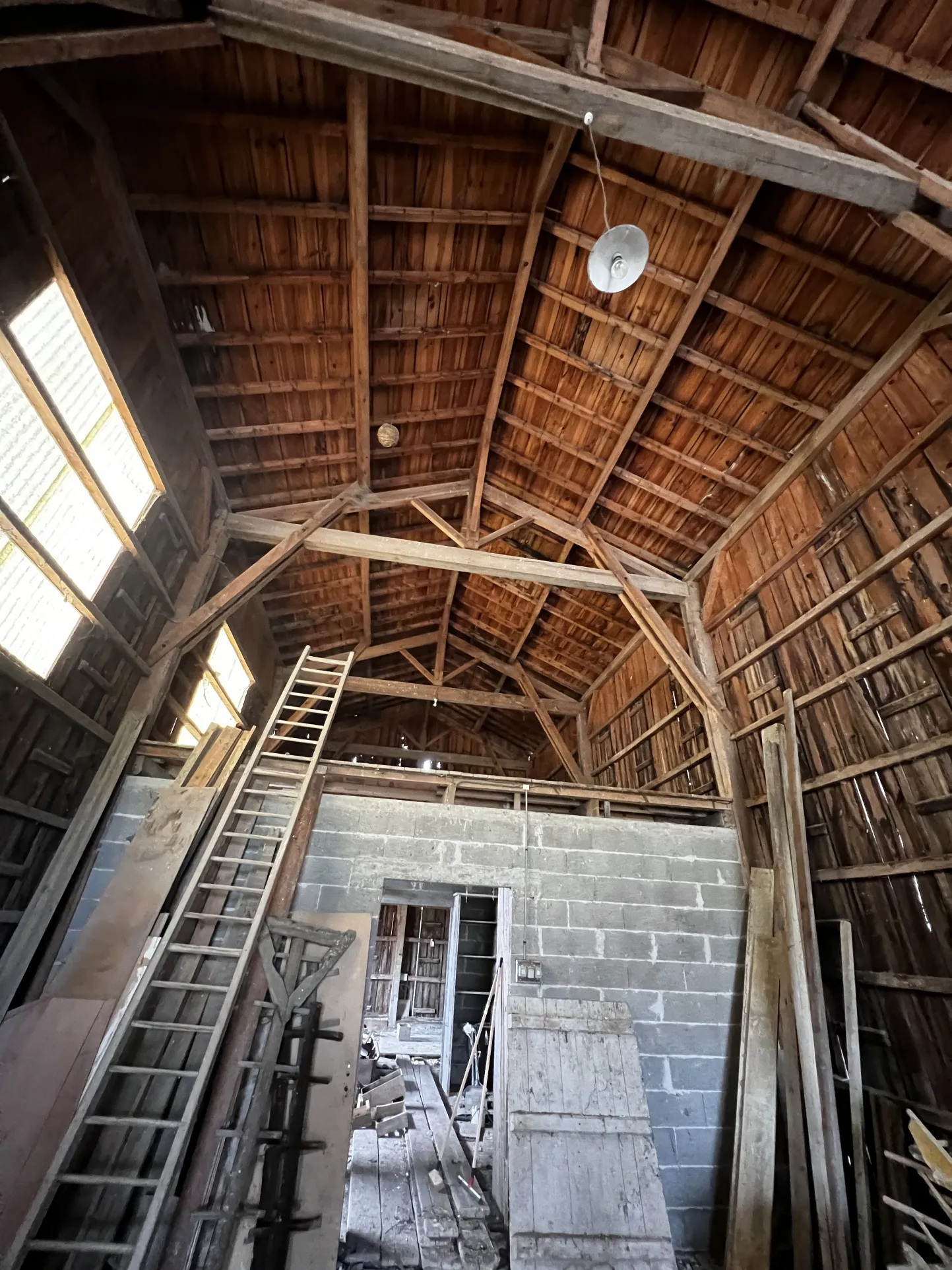 Ancien séchoir et grange à transformer en habitations à Bazas 