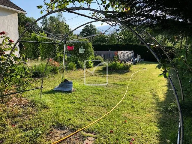 Cottage anglais avec terrain pour chevaux à St Pierre de Frugie 