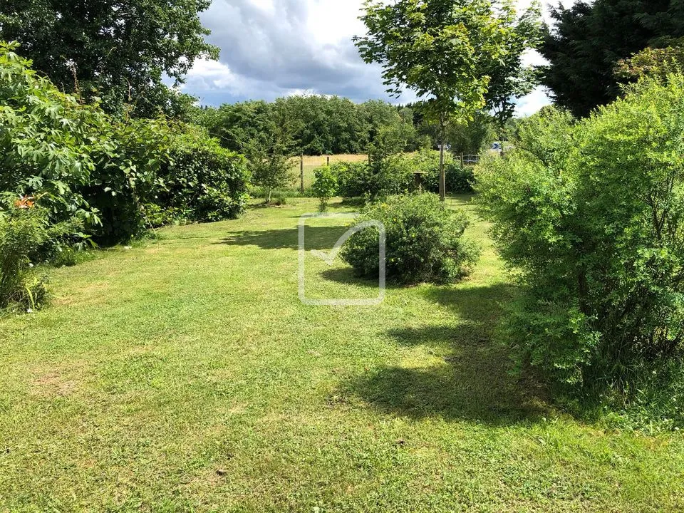 Cottage anglais avec terrain pour chevaux à St Pierre de Frugie 