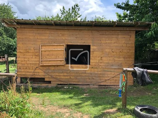 Cottage anglais avec terrain pour chevaux à St Pierre de Frugie 