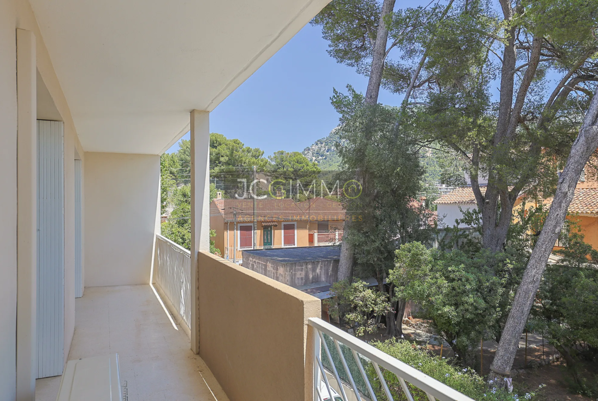 Toulon : Appartement T4 de 80 m2 en cœur de quartier avec garage et cave 