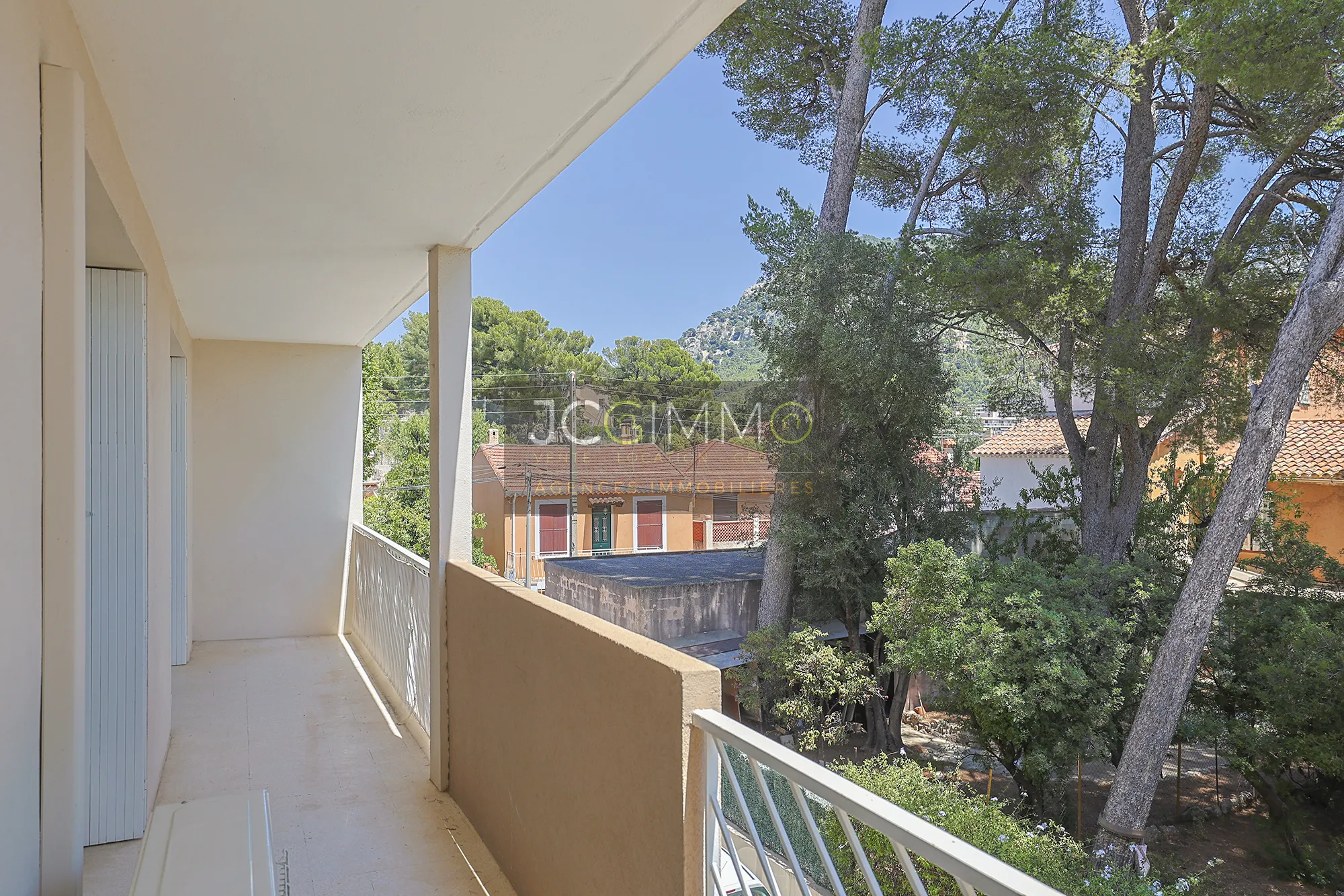 Toulon : Appartement T4 de 80 m2 en cœur de quartier avec garage et cave 