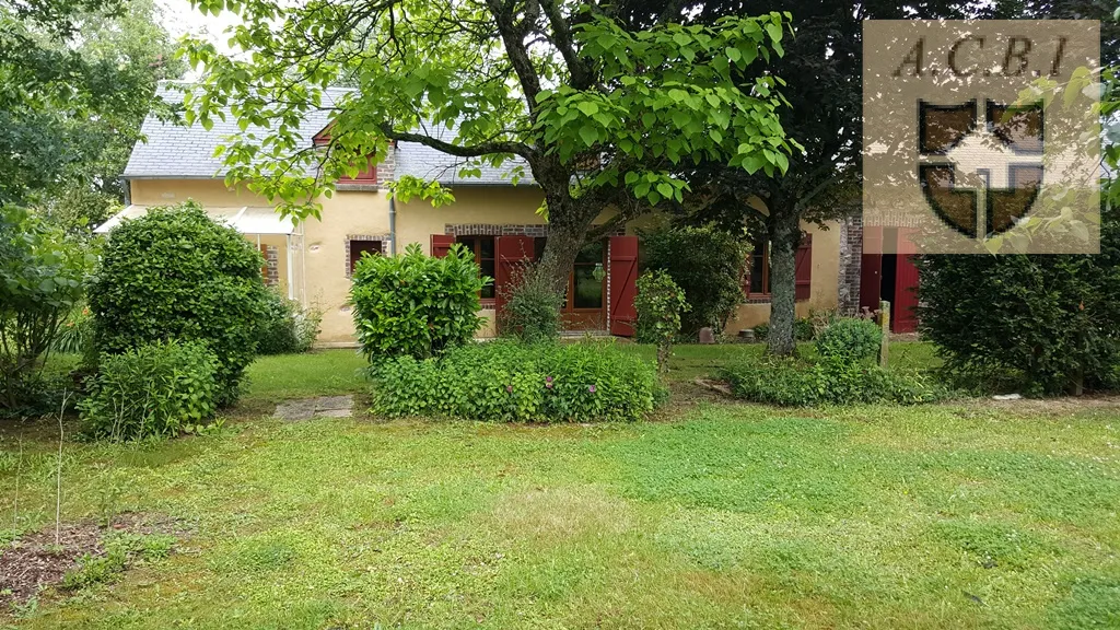 Maison isolée en campagne près d'Oucques avec jardin 