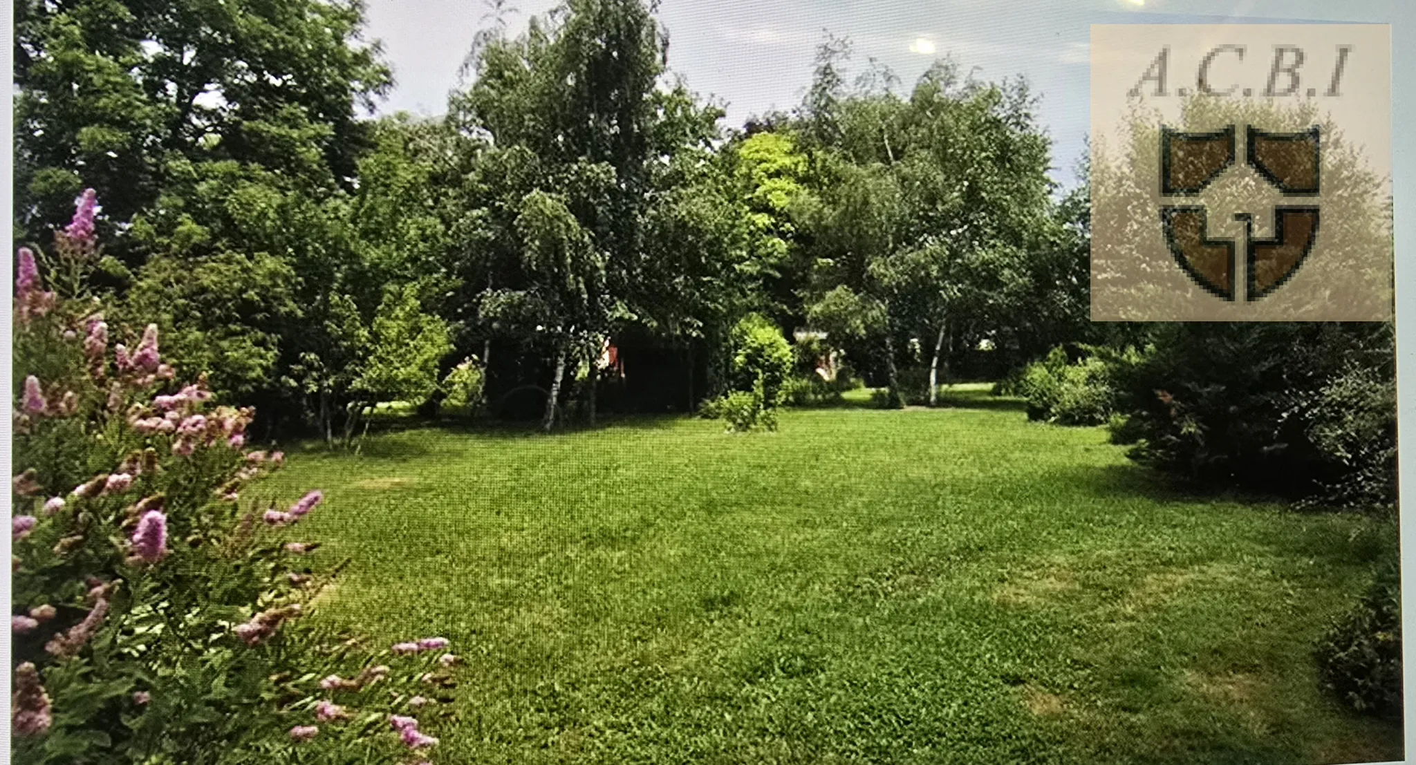 Maison isolée en campagne près d'Oucques avec jardin 