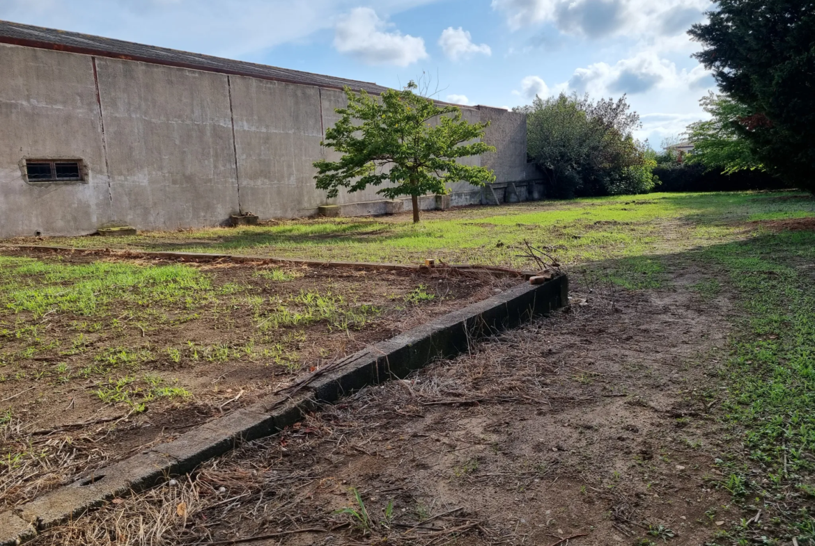 Terrain constructible de 1443 m² à vendre à Ventenac-en-Minervois 