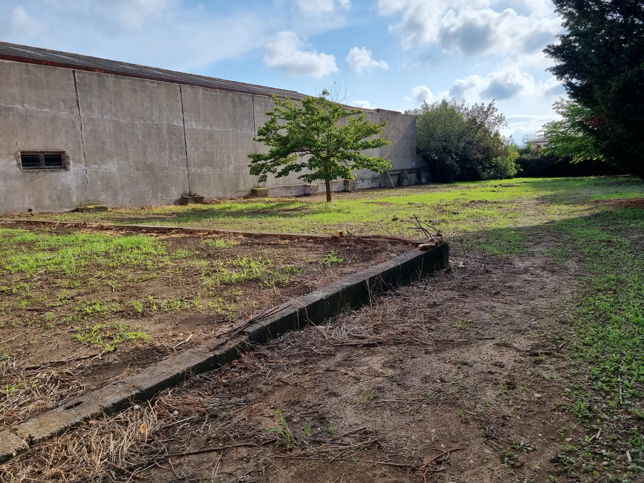 Terrain constructible de 1443 m² à vendre à Ventenac-en-Minervois 