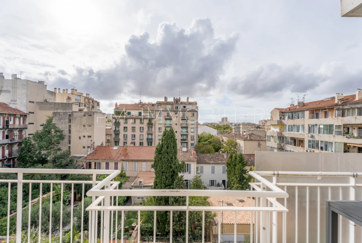 Charmant appartement avec terrasse à Saint-Pierre, Marseille 