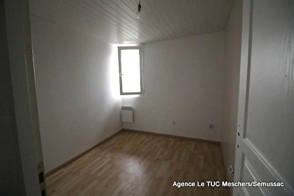 Maison à vendre à Talmont, 2 chambres avec jardin 