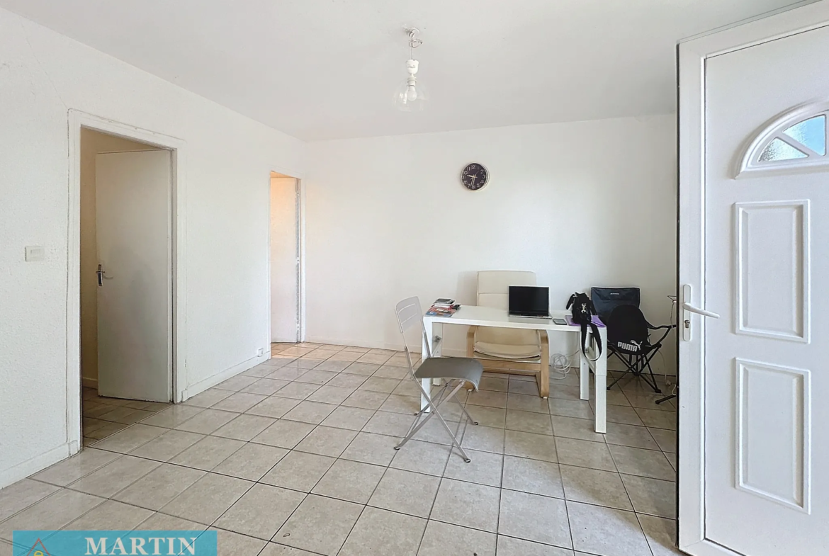 Appartement T2 avec jardinet et parking à Ceret 