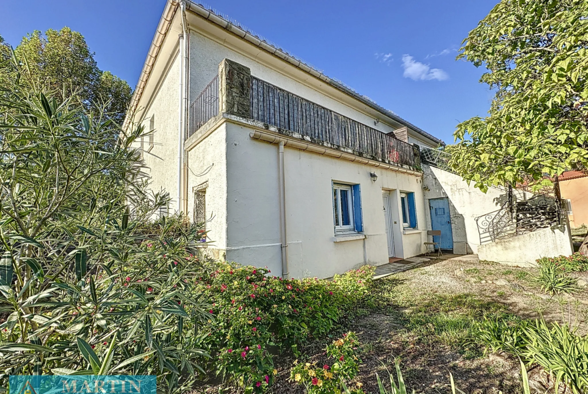 Appartement T2 avec jardinet et parking à Ceret 