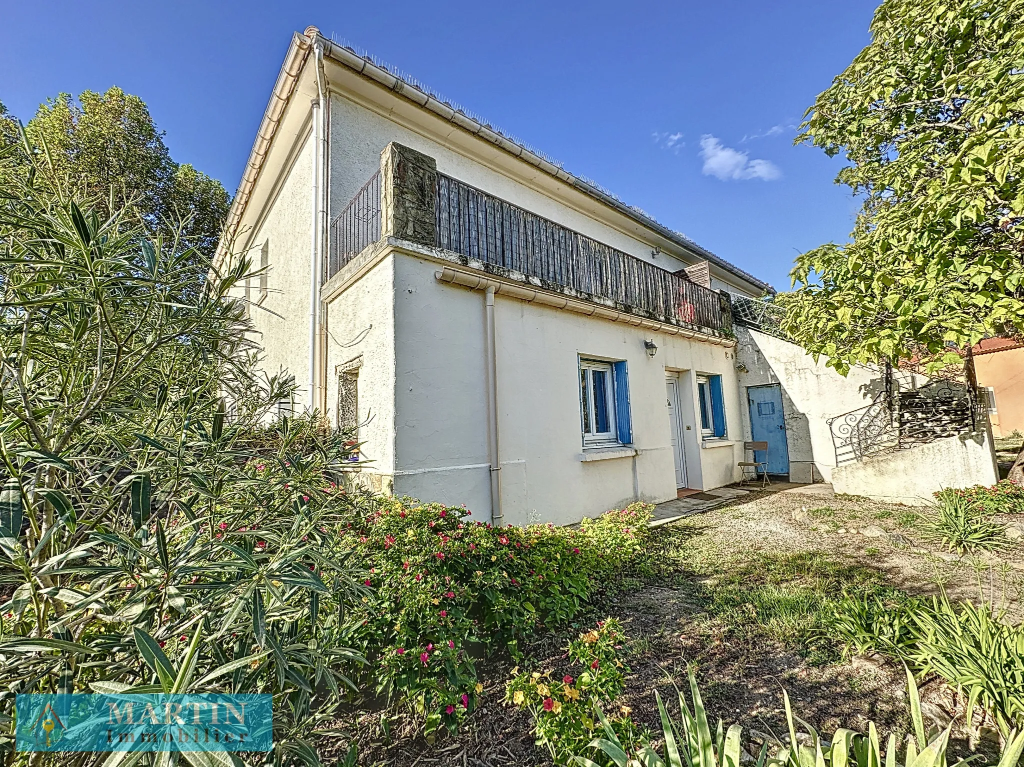 Appartement T2 avec jardinet et parking à Ceret 