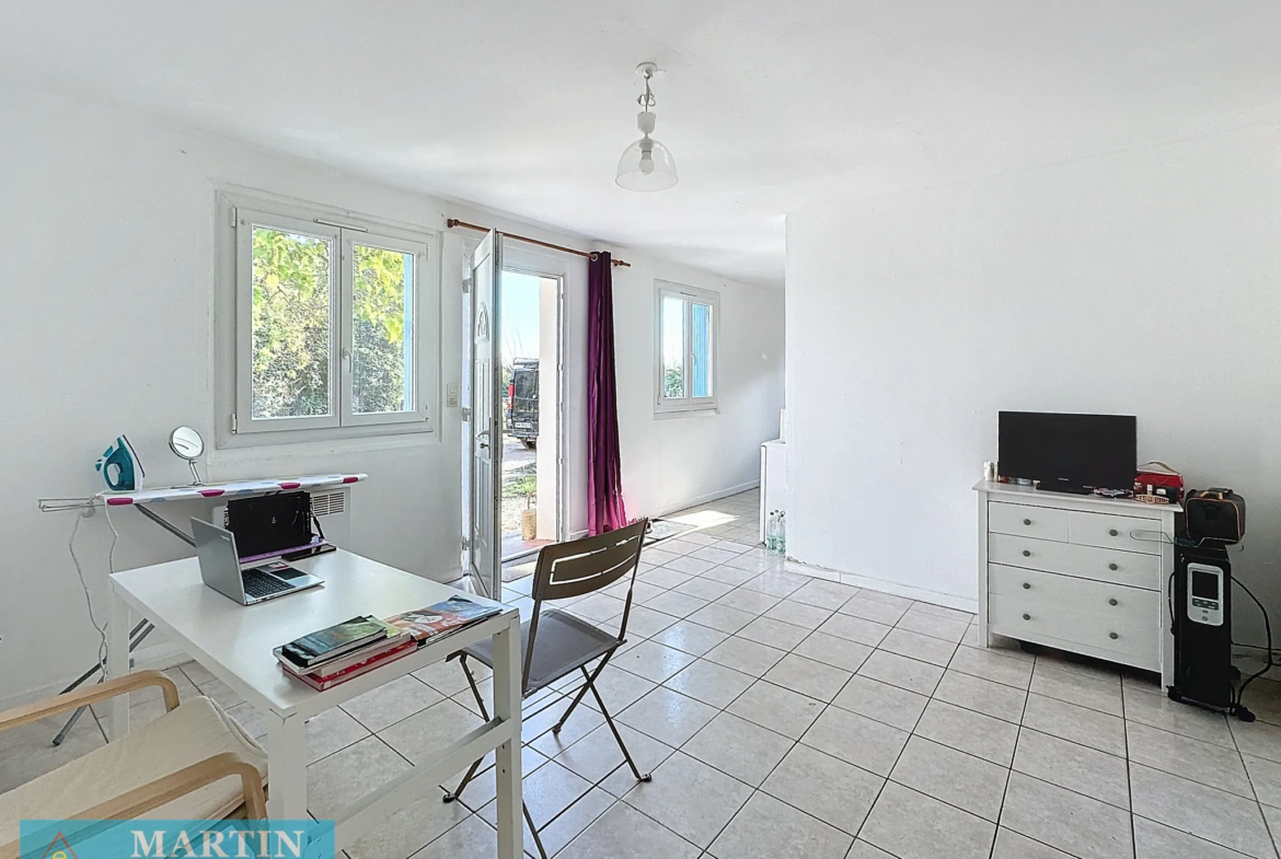 Appartement T2 avec jardinet et parking à Ceret 