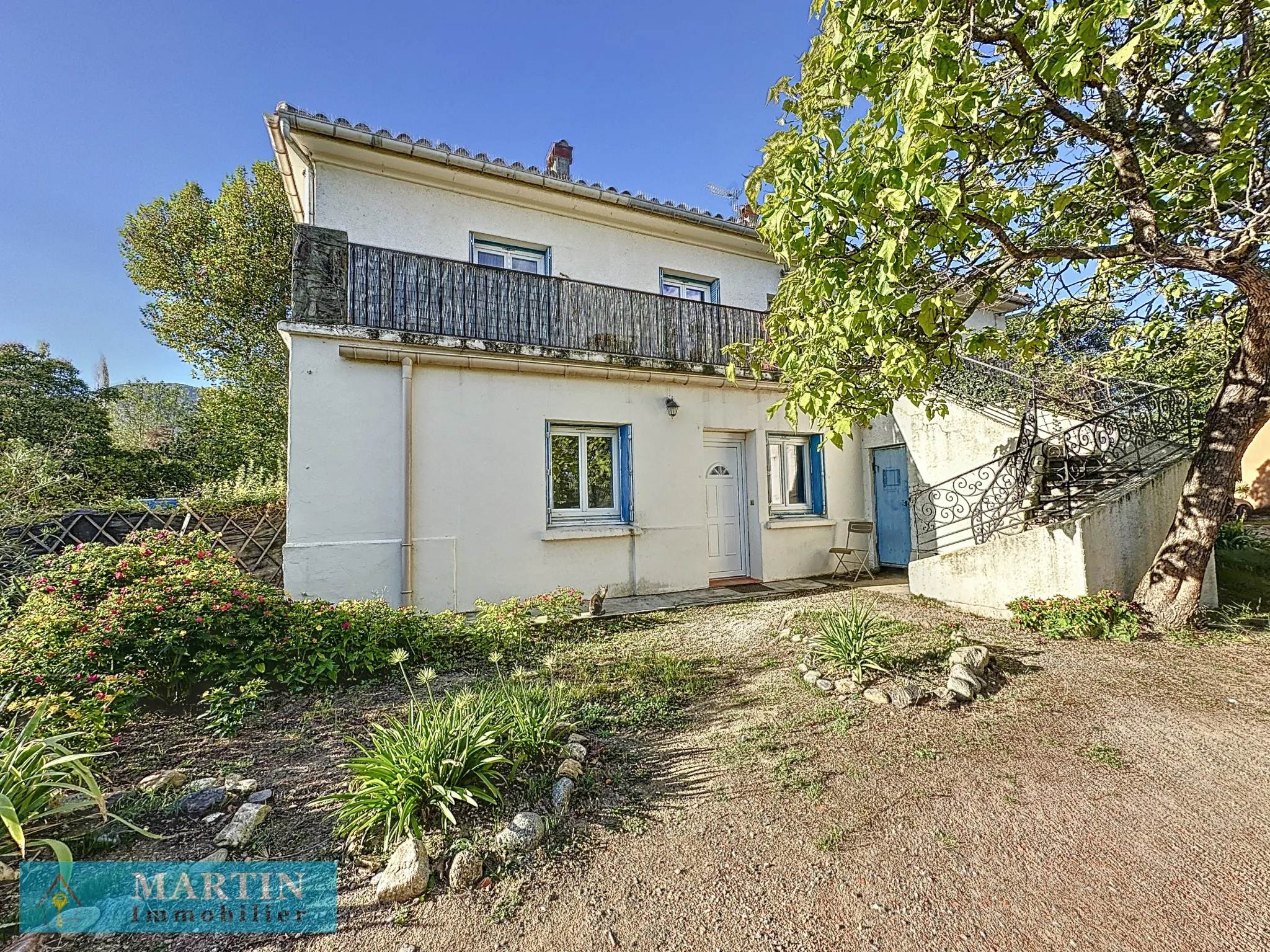 Appartement T2 avec jardinet et parking à Ceret 