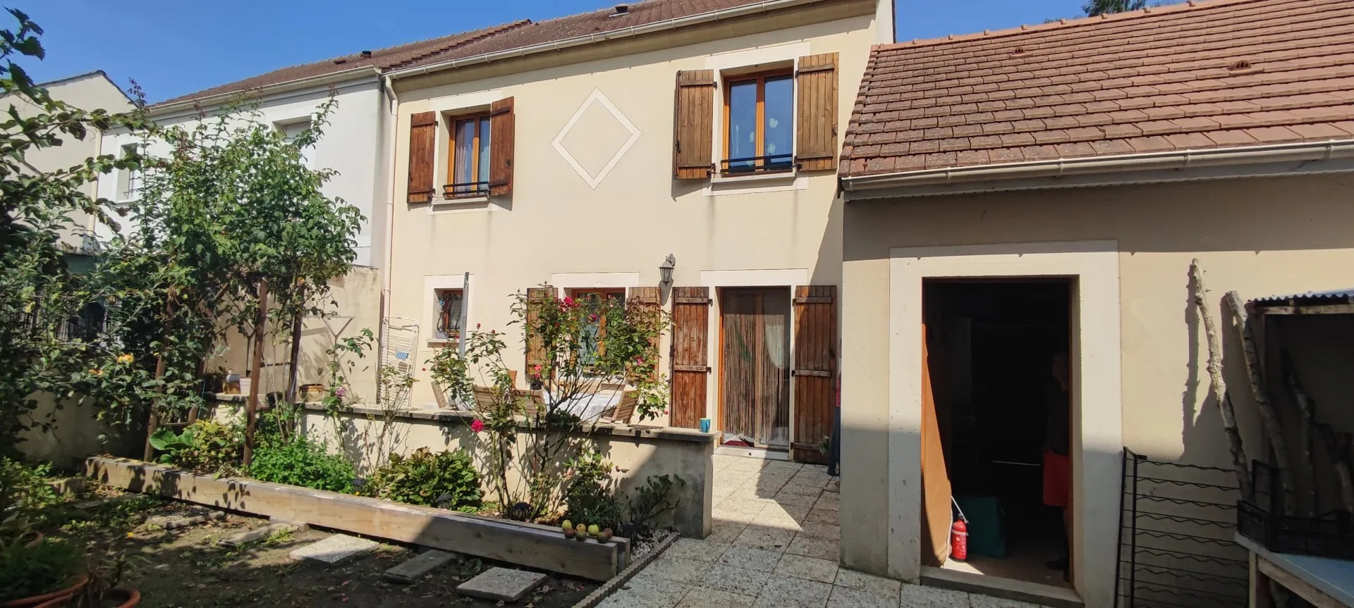 Maison récente à vendre à Dourdan - 3 chambres avec jardin 