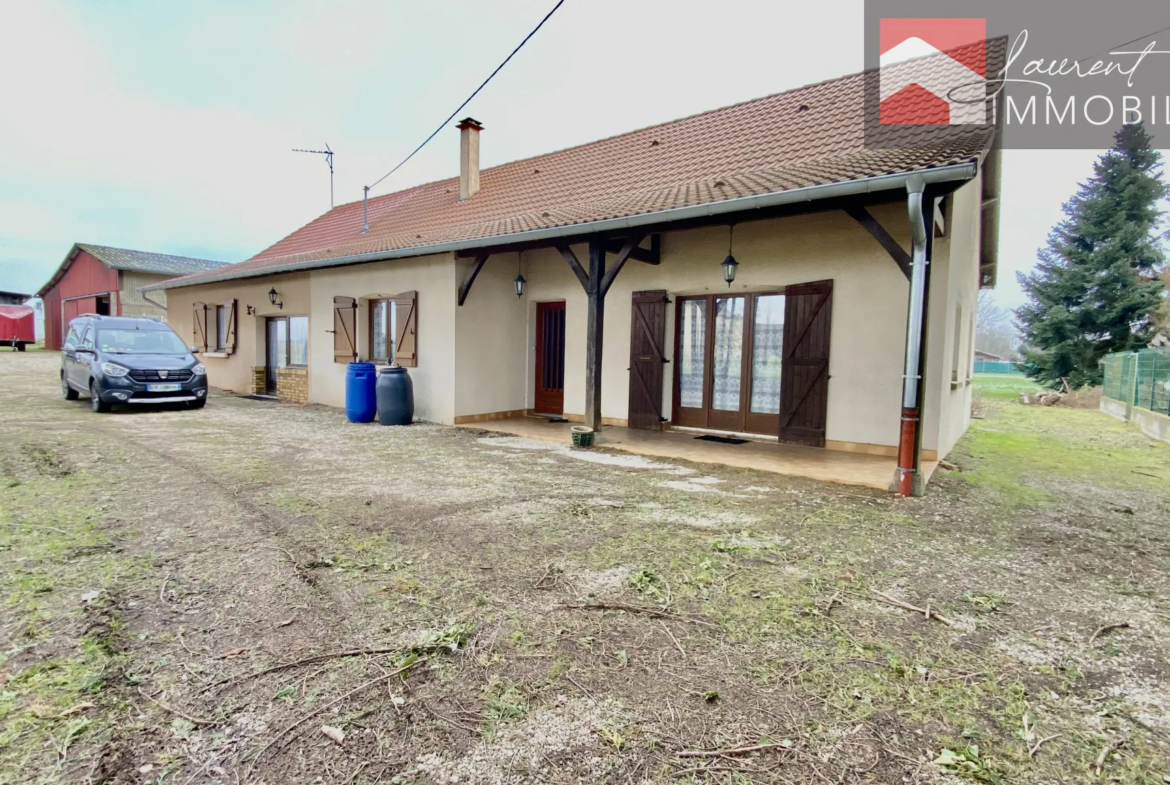 Maison spacieuse à Montpont-En-Bresse avec terrain de 6837 m² 