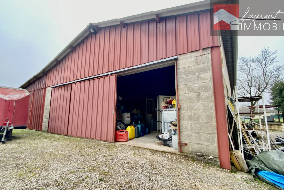 Maison spacieuse à Montpont-En-Bresse avec terrain de 6837 m² 