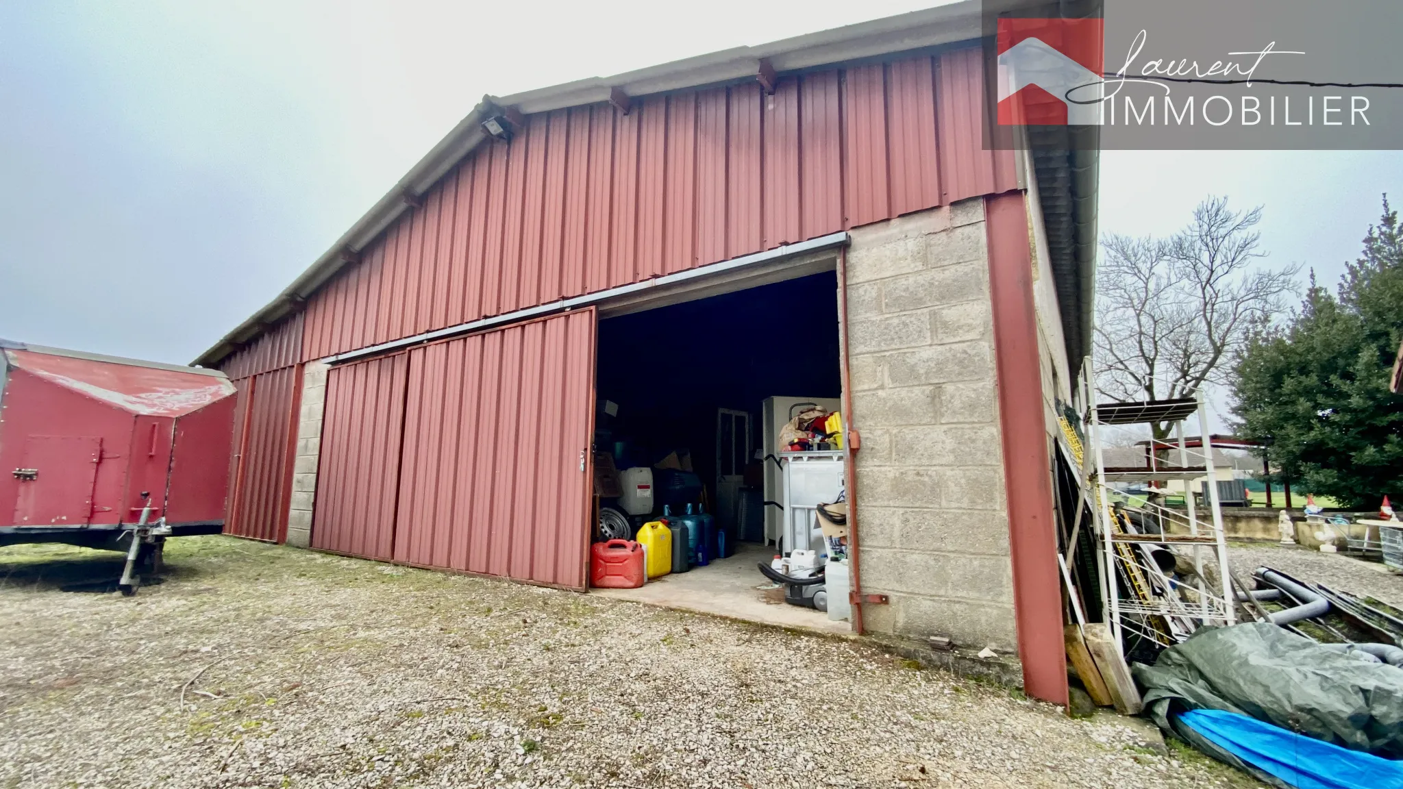 Maison spacieuse à Montpont-En-Bresse avec terrain de 6837 m² 