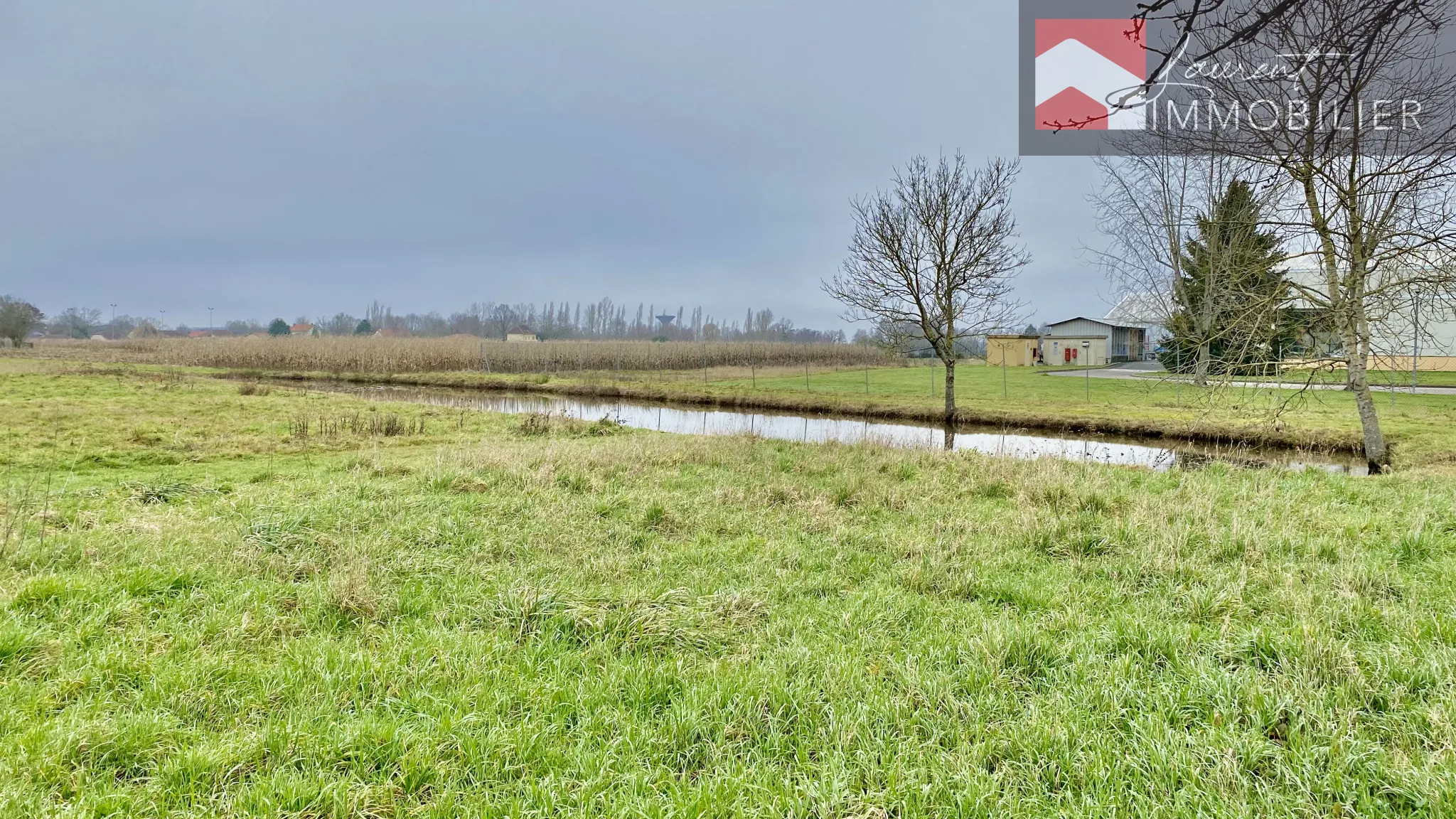 Maison spacieuse à Montpont-En-Bresse avec terrain de 6837 m² 