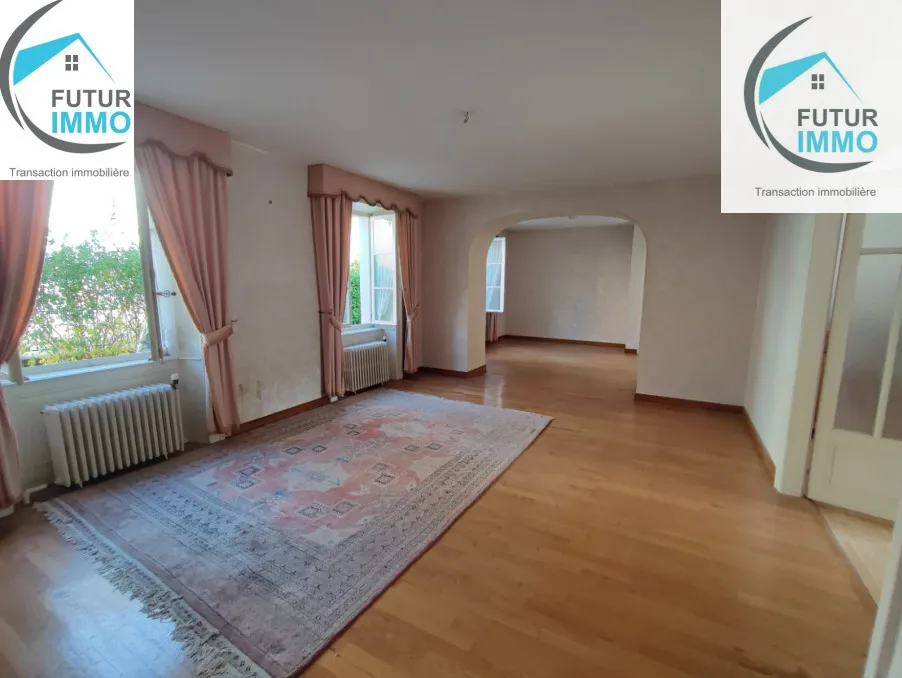 À vendre : Maison bourgeoise à Herimoncourt - Deux appartements 