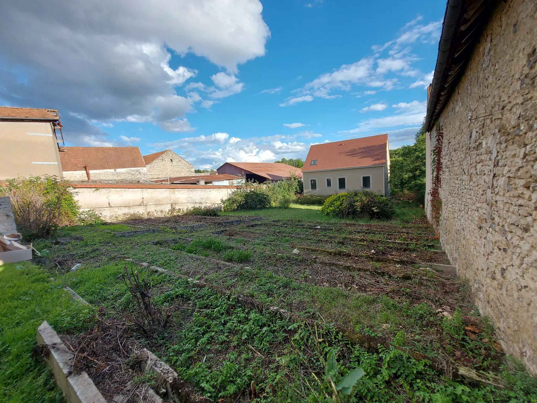 Terrain Constructible de 400 m2 à Bennecourt 