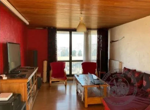 Appartement T4 à vendre à Besançon pour 45 000 euros 