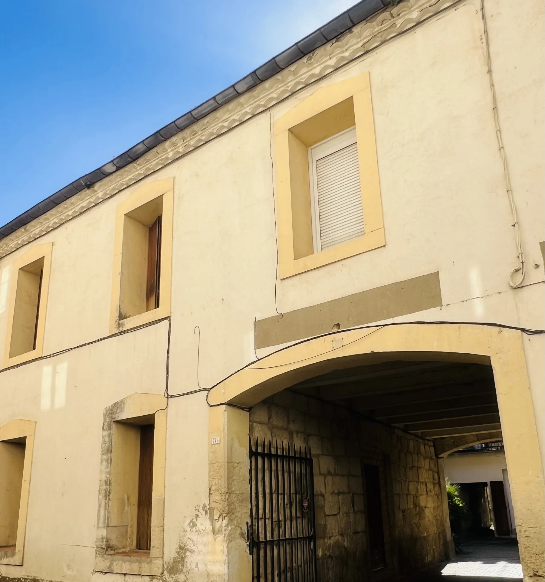 À vendre : Appartement T3 à rénover à Lunel (76 000 EUR) 