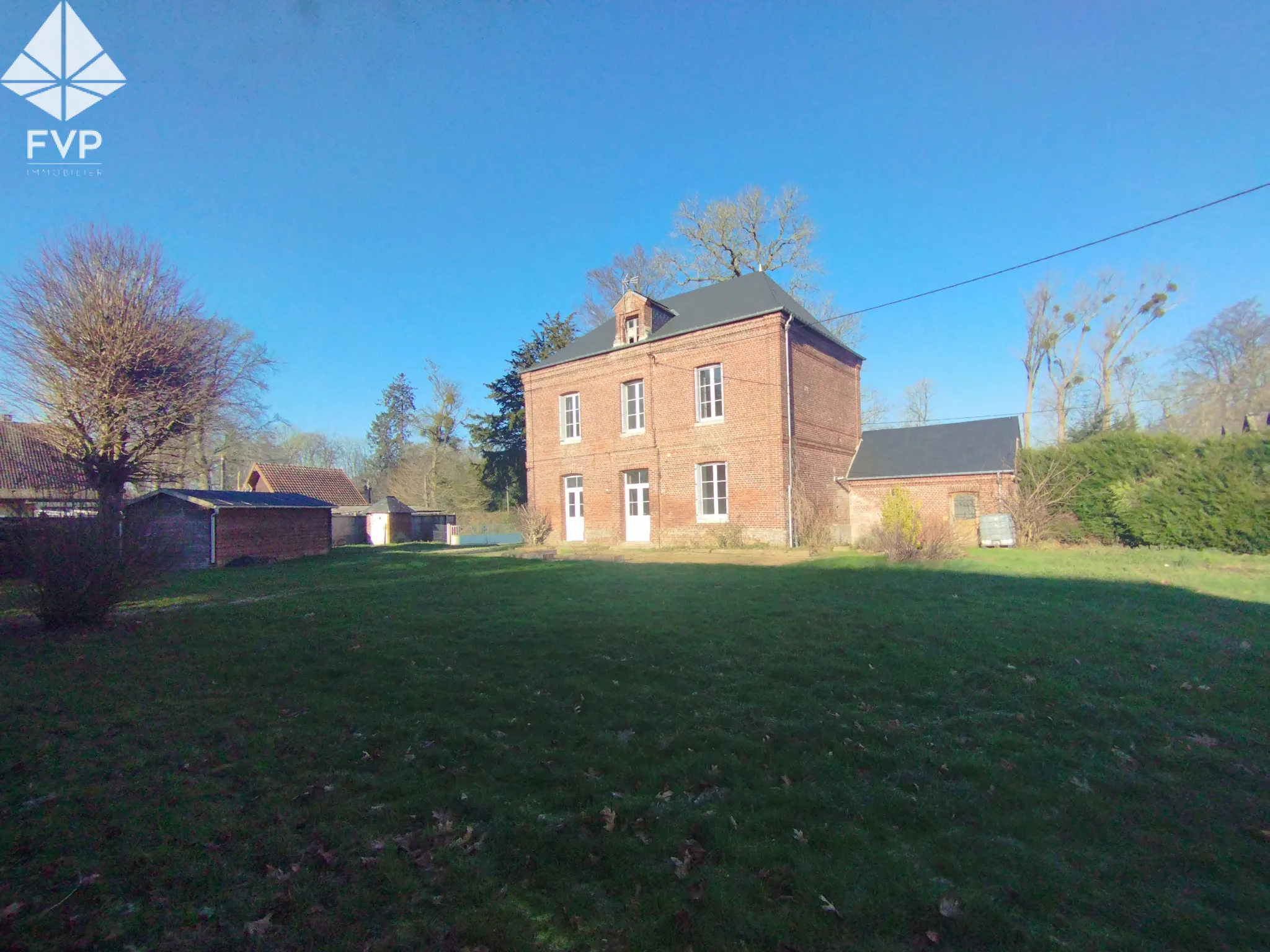 Ancien Presbytère 4 chambres à Luneray - 145 m² habitables 