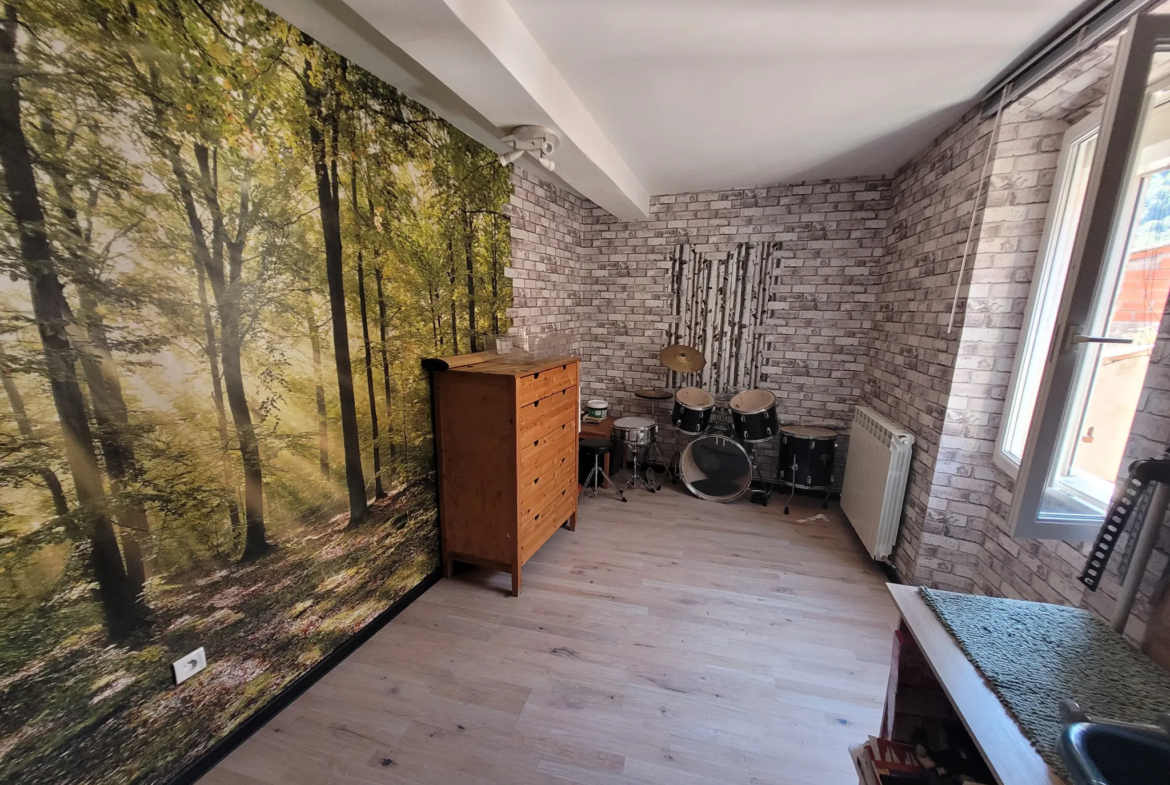 Villa spacieuse à vendre à Arles-Sur-Tech avec 4 chambres 