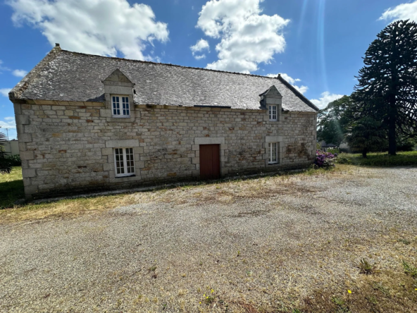 Superbe Longère à Rénover à Baud - 90 m²