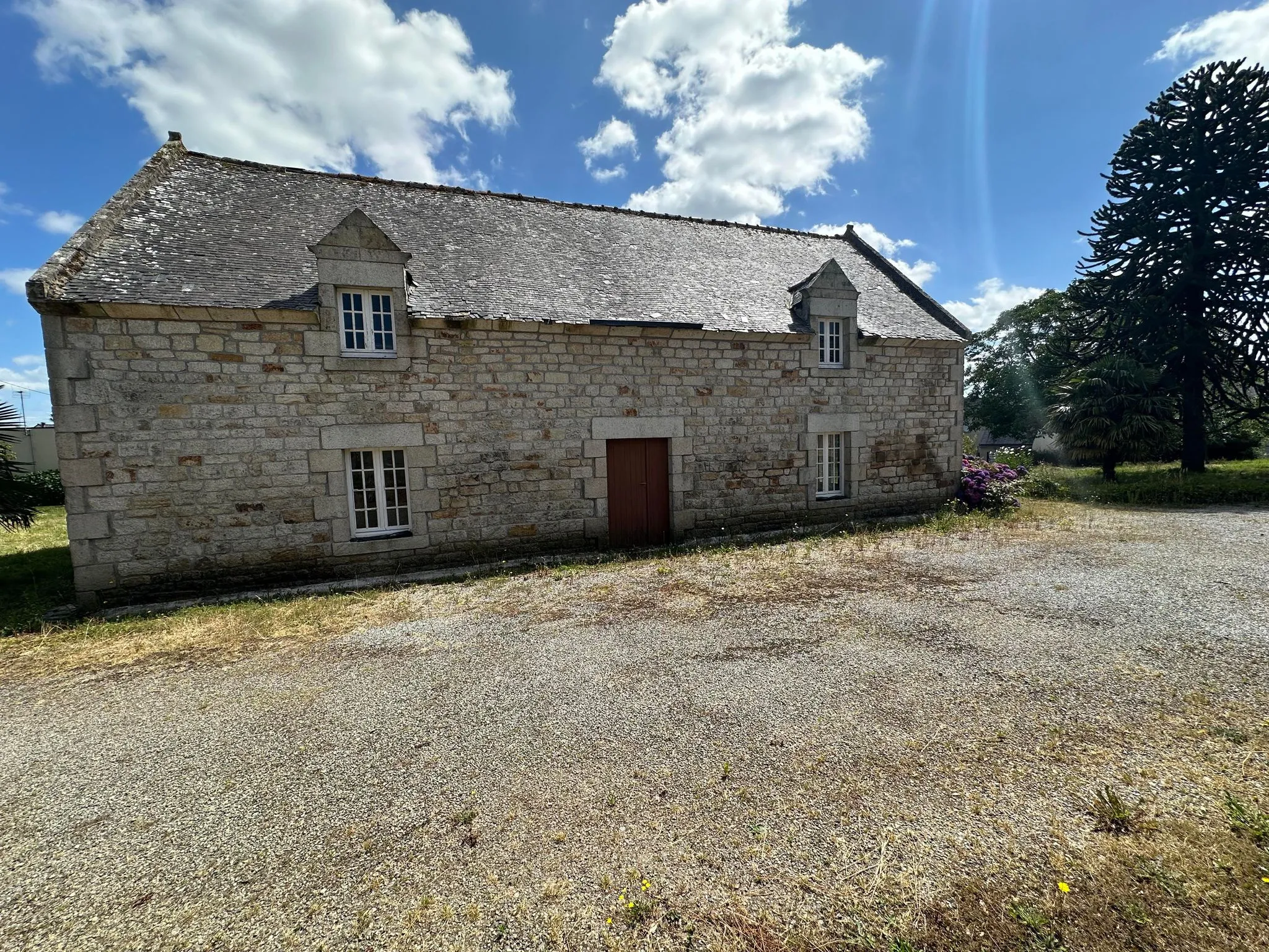 Superbe Longère à Rénover à Baud - 90 m² 