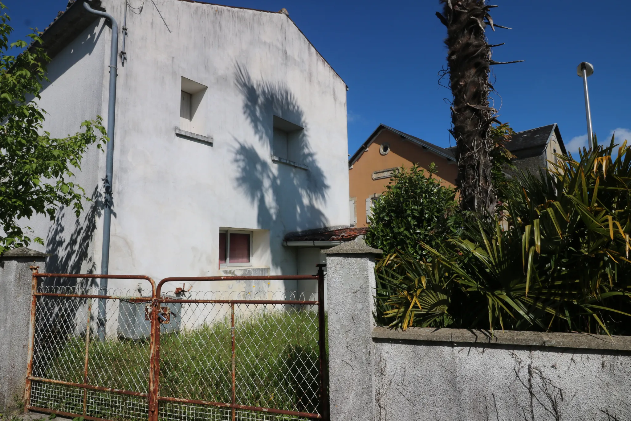 Maison ancienne à rénover à Loulay - 4 pièces 