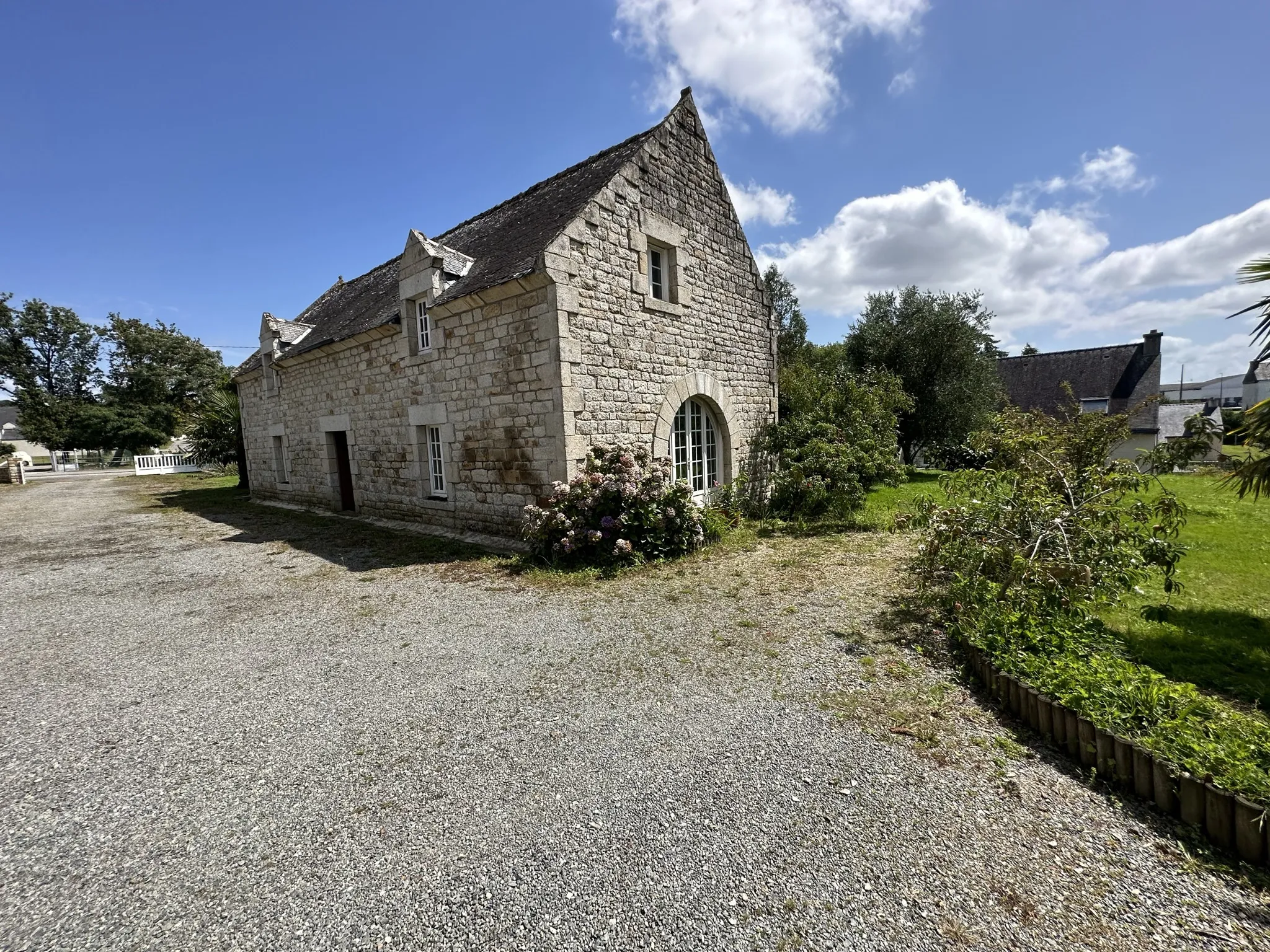 Superbe Longère à Rénover à Baud - 90 m² 