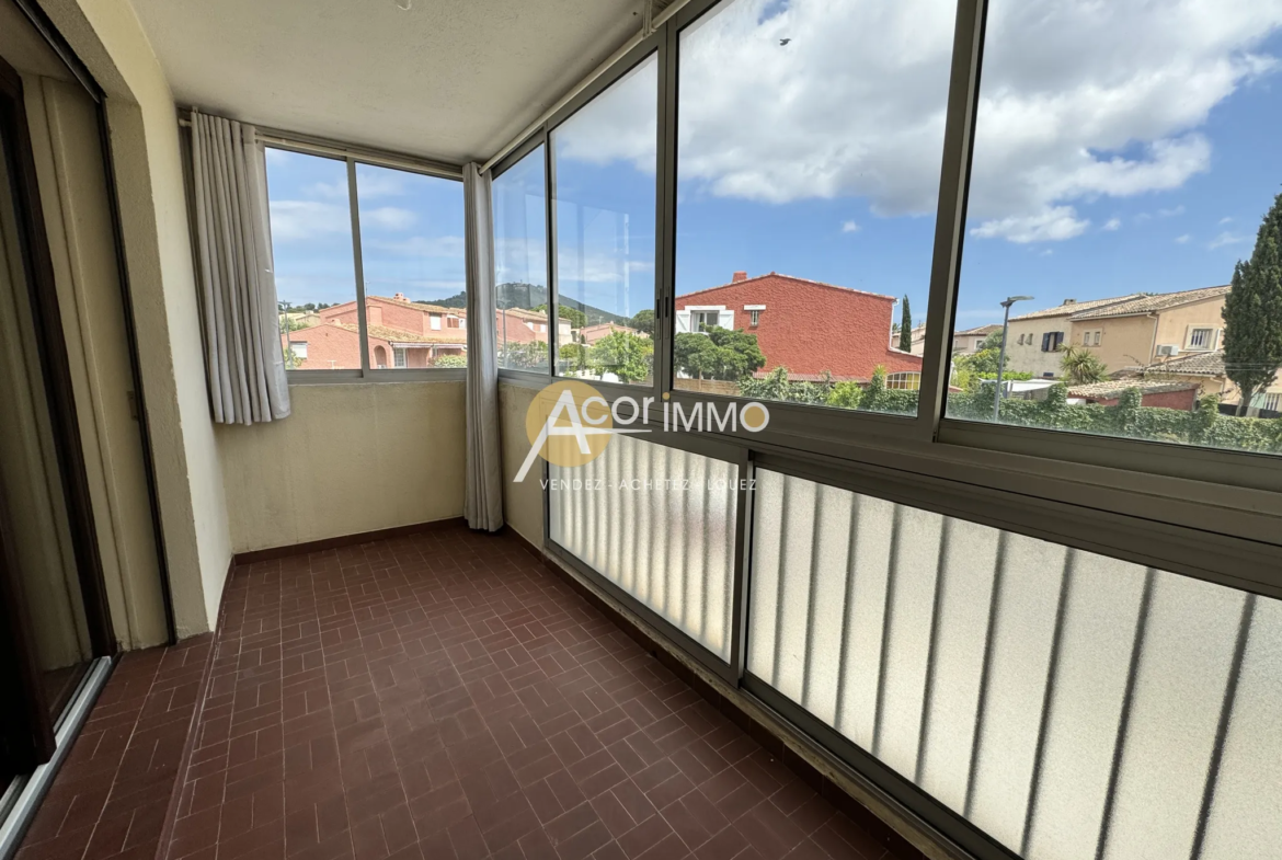 À vendre : Appartement T2 à Six-Fours-Bucarin avec loggia 